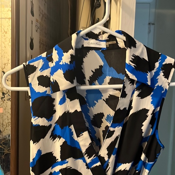 Wrap around dress, sleeveless - Picture 1 of 3